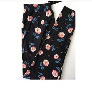 Pink Floral on Black Leggings By Agnes & Dora NWT